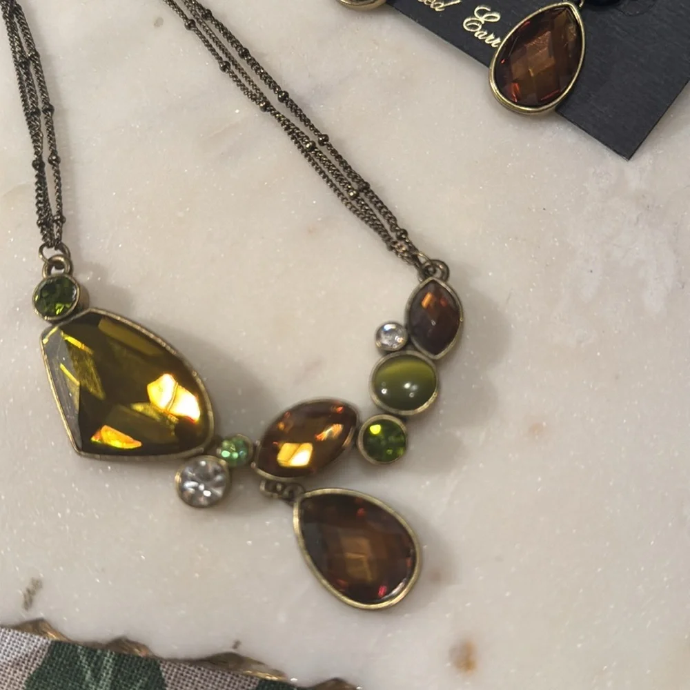 “Dublin” by Parklane Necklace and Earring Set - Picture 4 of 5